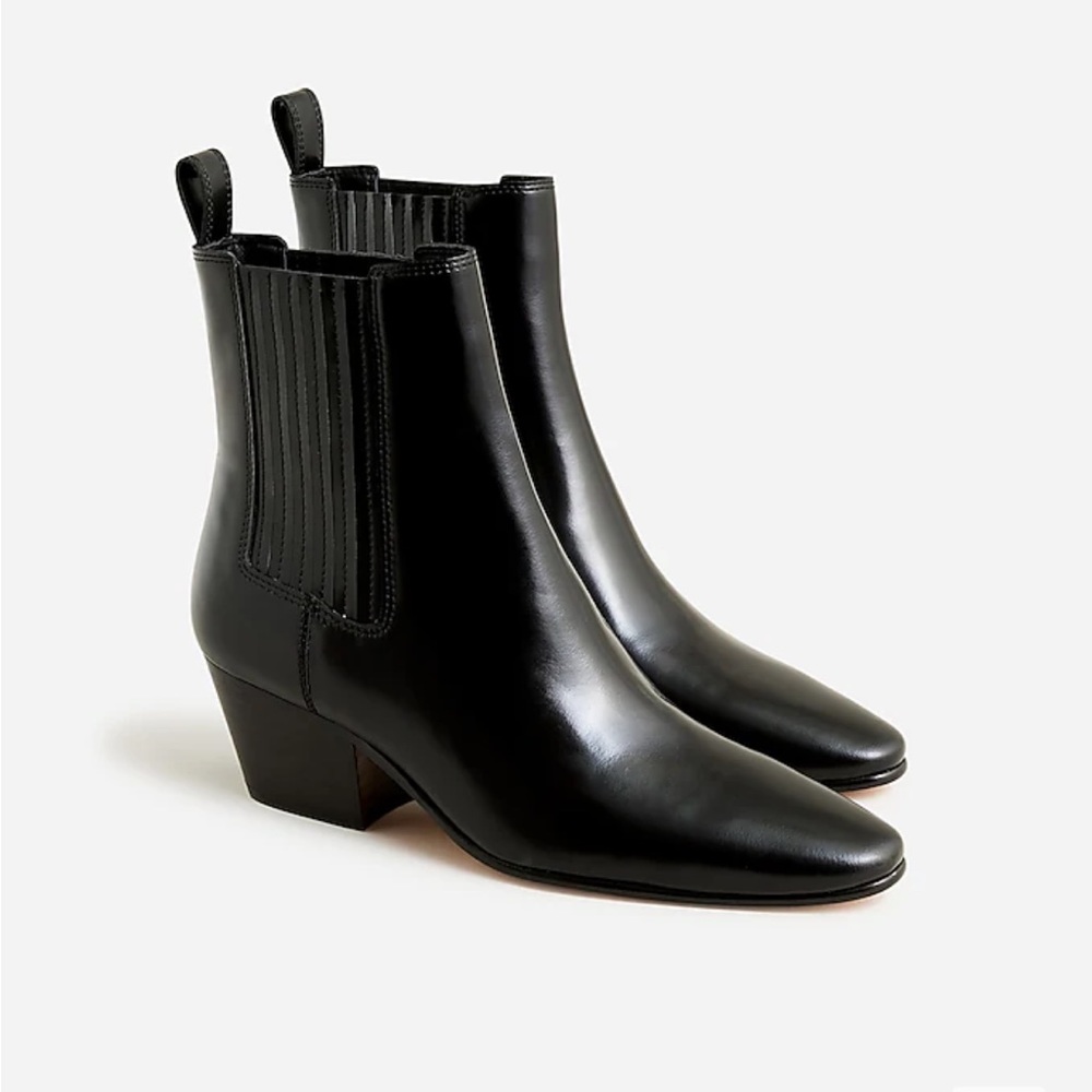 Piper ankle boots in leather-never worn